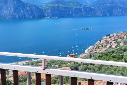 Castelletto Apartment | sheila house