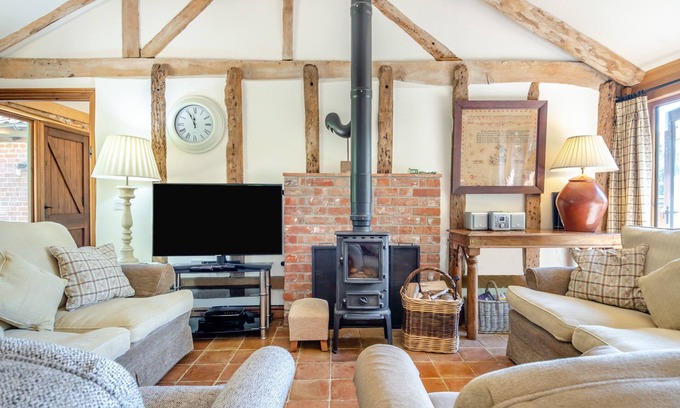 Halesworth House | Shepherds Watch - Three Bedroom House, Sleeps 6