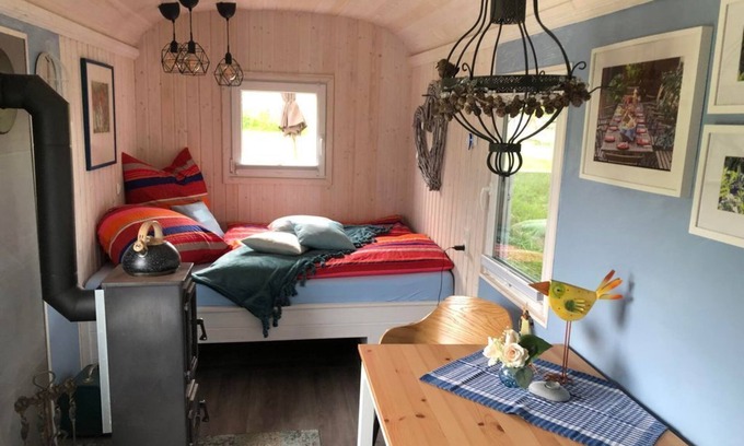 Niederfrohna House | Shepherd's wagon Blauer Heinrich - Shepherd's wagon at Auszeithof Niederfrohna