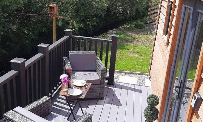 Caergeiliog Cabin | Shepherds Hut With hot tub on Anglesey North Wales