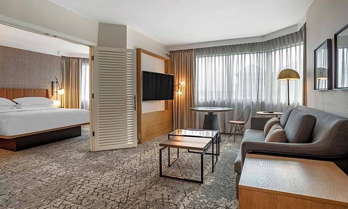 Downtown Wilmington Hotel | Sheraton Suites Wilmington Downtown