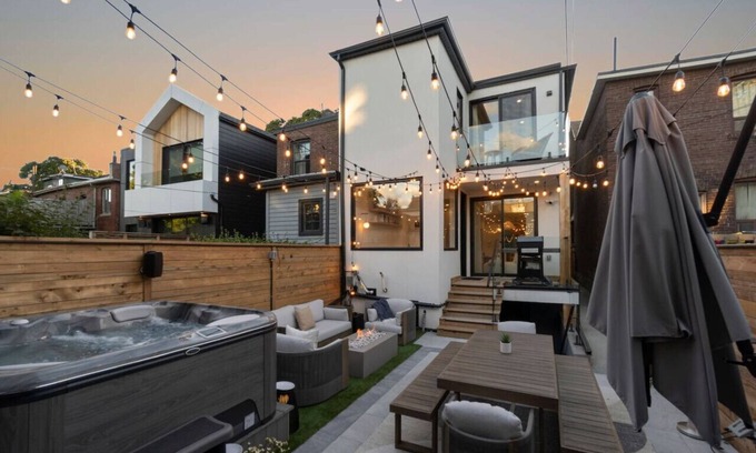 The Danforth Hotel | Sherwood Stays - Parking/HotTub/Gym/Sauna