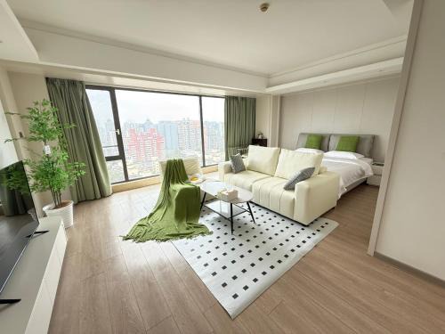 Middle Chaoyang Apartment | Shimao International Serviced Apartments Sanlitun, Beijing