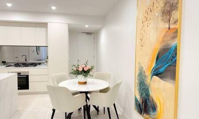 Keysborough House | SHINE Keysborough Highend Family Home, Netflix, Top Location