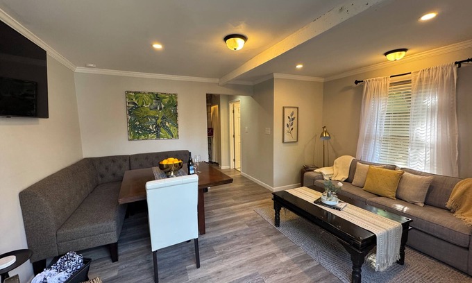 McMinnville House | Short Walk to 3rd Street from Evermore Carriage House!