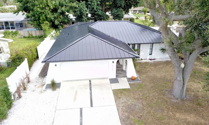 South Gate Ridge House | "Siesta Breeze Place", Entire Home minutes to Siesta Key Beach