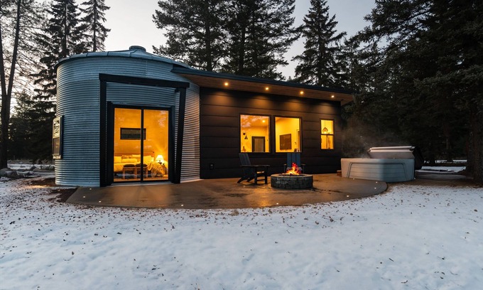 Columbia Falls Apartment | Silo - Unique and Spacious Tiny Home with Private Hot Tub and Scenic Views