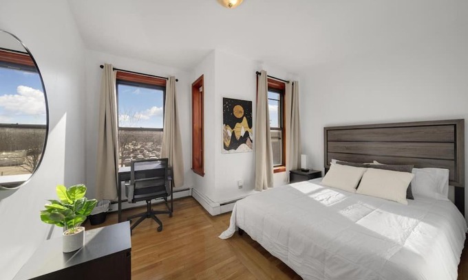 Harrison Lenox Apartment | Simply Furnished 3br1bth In The South End