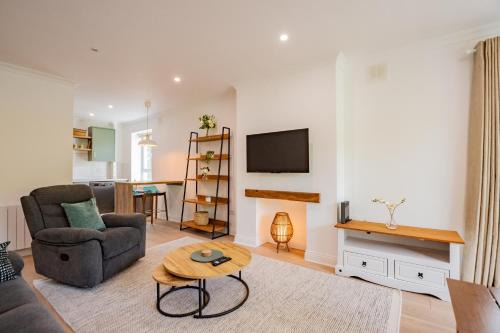 Galway City Centre Apartment | Simply Stunning 3 Bed Apartment with Free Parking