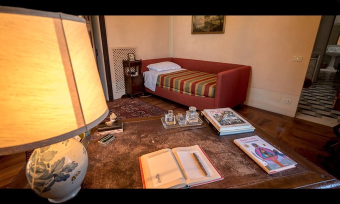 Madonna dell'Olmo Apartment | Single Room in Villa - Camera del Conte