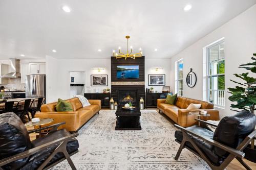 Sister Bay House | Sister Bay Haus - Luxury - Walk To Northern Haus