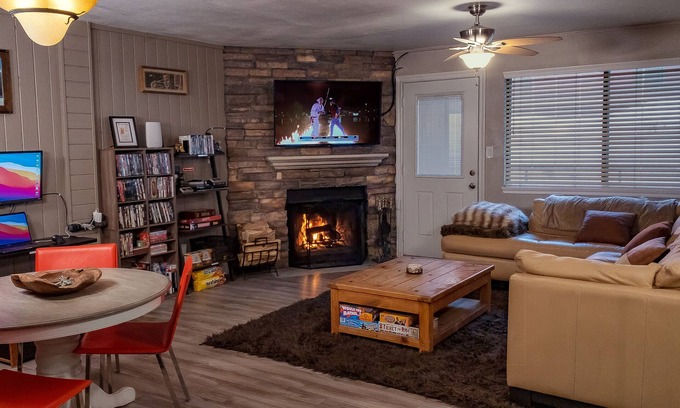 Brian Head Condo | Ski In/Out - 1st floor - clean & cozy "Cinema Condo"