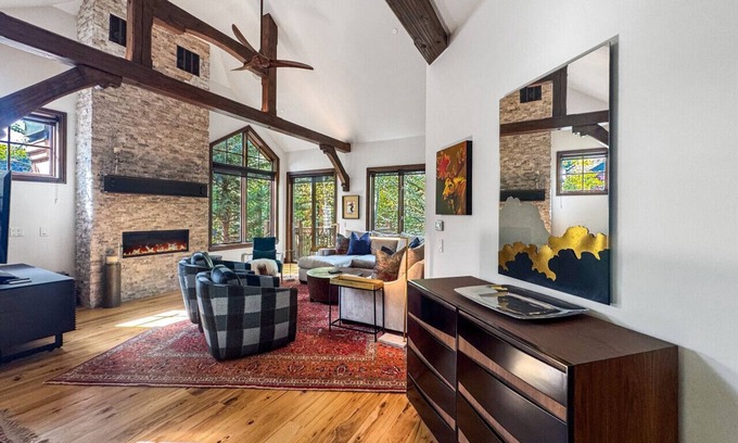 Edwards Villa | Ski In-Out, 4-Bedroom Penthouse - Arrowhead Village at Beaver Creek