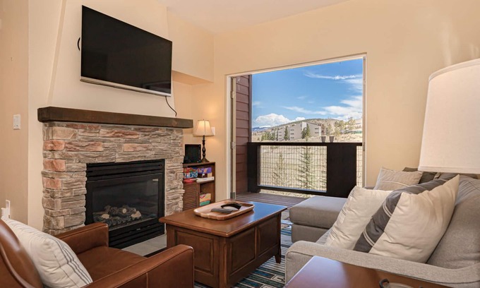 Silvercreek Condo | Ski in/Ski Out 2bed/2bath Mountainside Escape