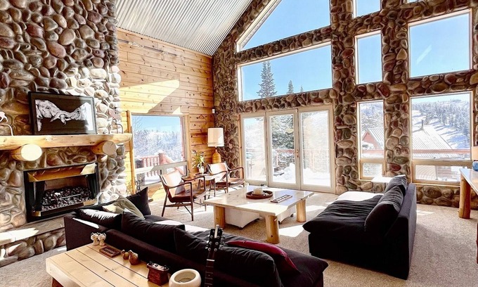 Powder Mountain Cabin | Ski-in/Ski-out Powder Mountain Lodge