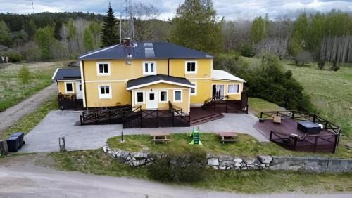 Morlunda Bed & Breakfast | Skräpplinge Gård Bed and Breakfast