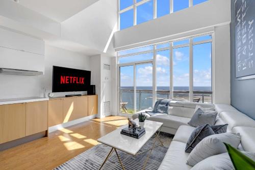 CityPlace Apartment | Sky-High Penthouse Breathtaking City Views