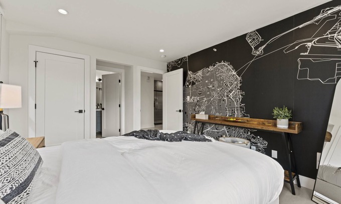 Bernal Heights House | Skyline Views | 700+Mbps Wifi | Hip Bernal Home