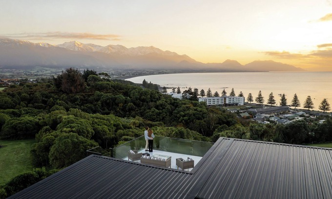 Kaikoura House | Sleek | Elevated Views | Hidden - KK43103