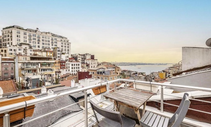 Cihangir Apartment | Sleek Flat with Excellent View in Cihangir
