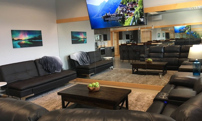 Newport Condo | Sleek, modern one bedroom apartment in the heart of Newport.