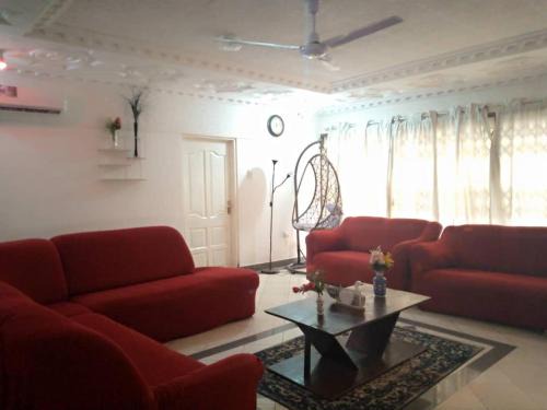 Kumasi Apartment | Sleeps8- Private Secure Parking- Garden- AirCon