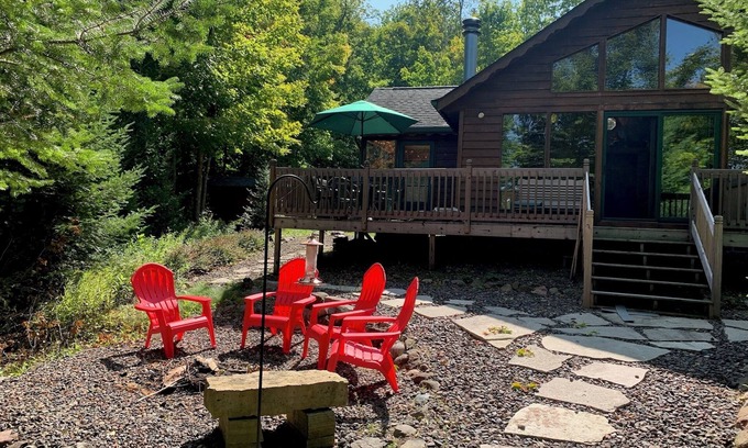 Birchwood Cabin | Slice of Paradise on Slim Lake - Cozy and Peaceful 2 Bedroom Cabin