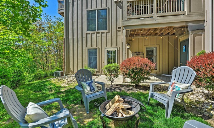 Mercersburg Condo | ‘Slopeside Serenity' Whitetail Condo: Walk to Lift