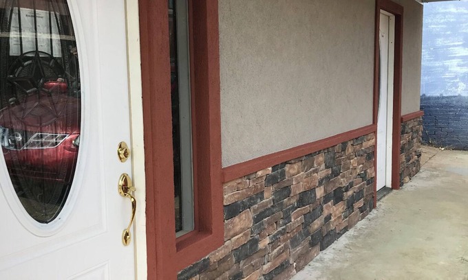 Hemphill Apartment | Small Efficiency Apartment in Quiet Lake Community