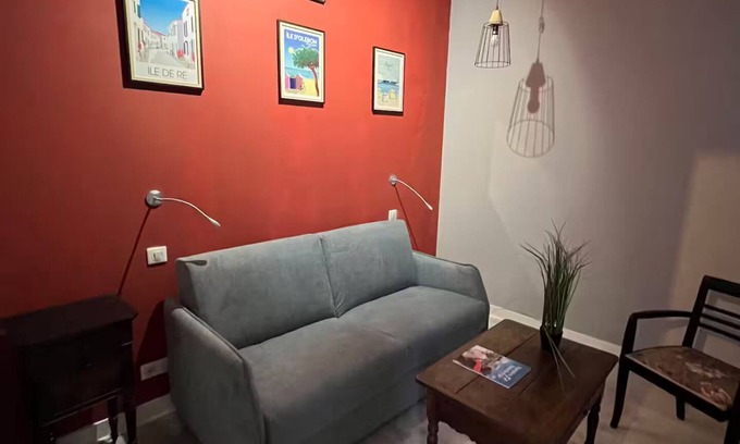 Saintes Apartment | Small, fully-equipped apartment