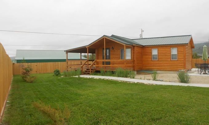 Buffalo Cabin | Small House At The Foot Of The Mountains