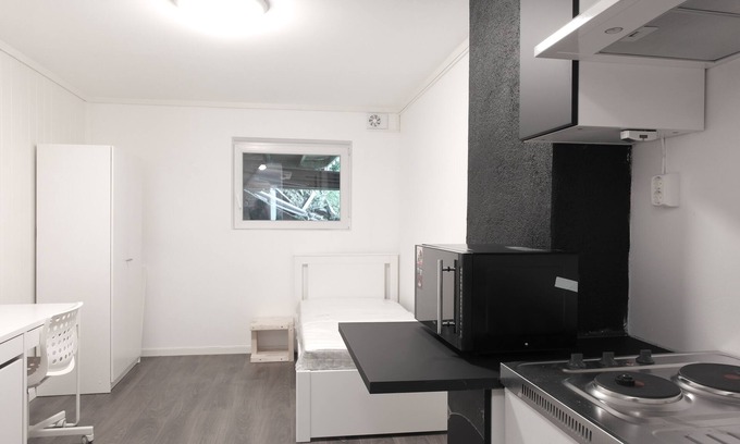 Laksevag Apartment | Small Studio, Big Comfort