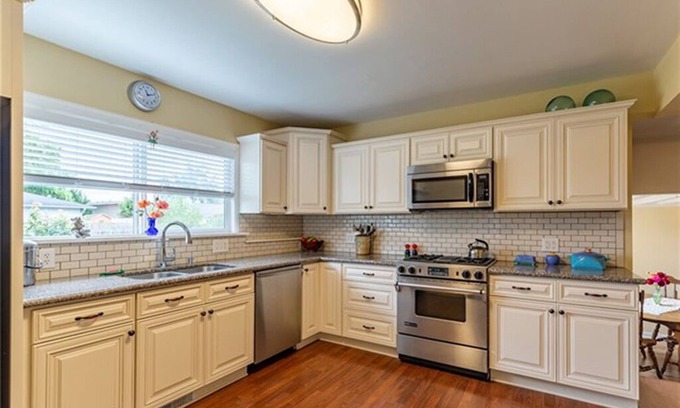 Mount Vernon House | Small Town Charm, Big City Amenities and Skagit Valley Farm-to-Table Appeal