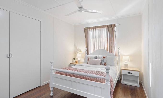 Gympie House | Small Warm cozy Cottage House