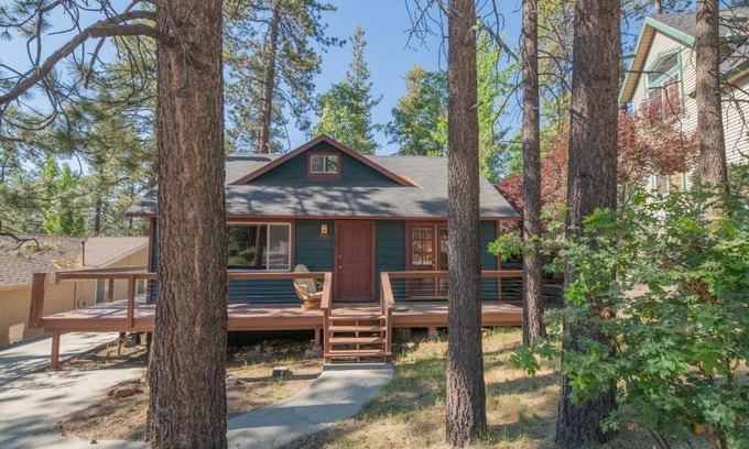 Fox Farm House | Snow Me Inn