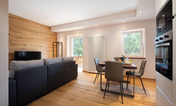 Alleghe House | SnowLake Suite & Apartments