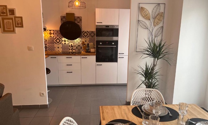 Grand Clement Apartment | Snug & Cosy proche gare PartDieu, accès facile aéroport et Eurexpo