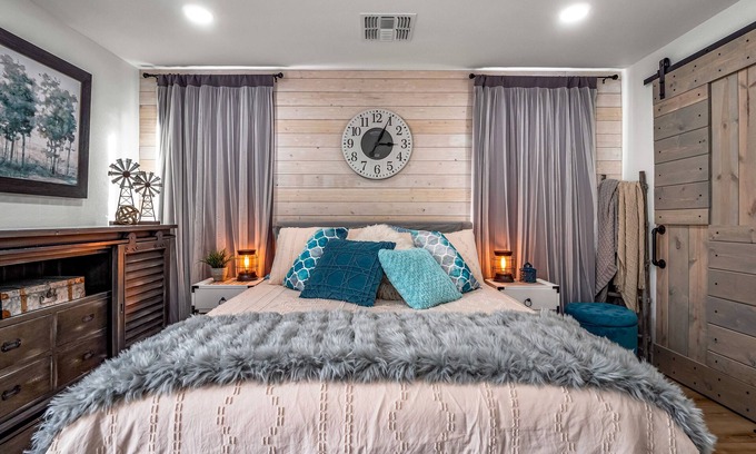 Maryvale House | So charming! Perf for spring break, golf, baseball and visiting colleges!