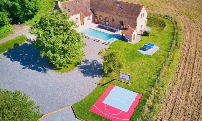 La Chapelle-Saint-Fray Villa | So Villa Chateaubert (72) - Heated pool - Basketball - 2h Paris - 30p.