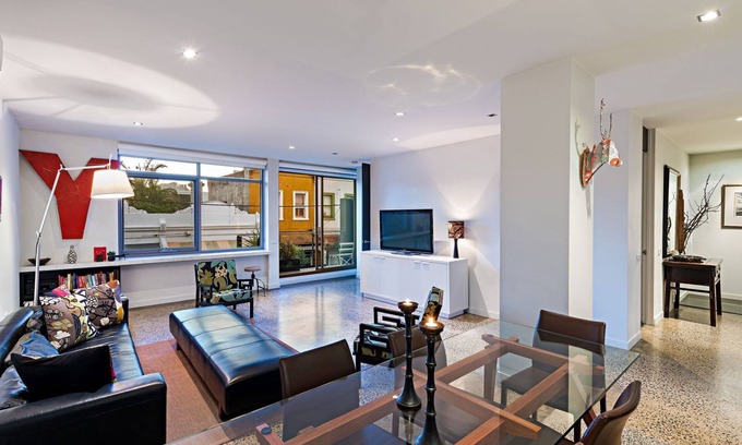 Fitzroy Apartment | Soho52 - glamorous and spacious inner city Fitzroy Melbourne apartment