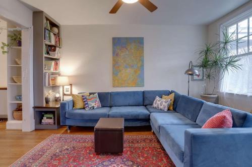 Hill East Apartment | Sojourn Eclectic Capitol Hill Home Sleeps 4