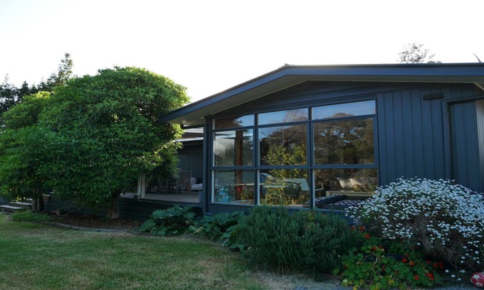 Somers House | Somers Beach Retreat - Only 200 metres to beach, ideals for couples or small family