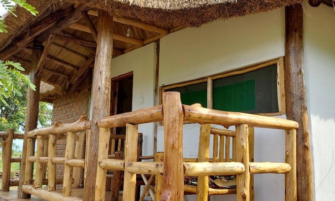 Kasese Resort | Songbird Safari Lodge & Campsite