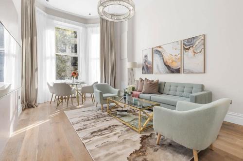 Queen's Gate Apartment | Sophisticated Apartment on the Famous Gloucester Road