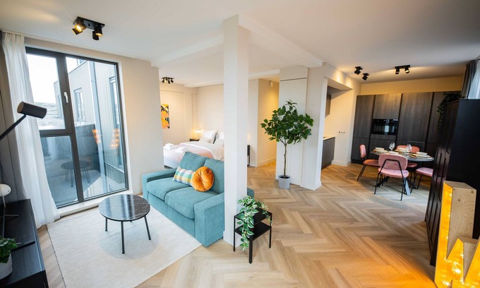 Hilversum Apartment | Sophisticated Penthouse Studio KS