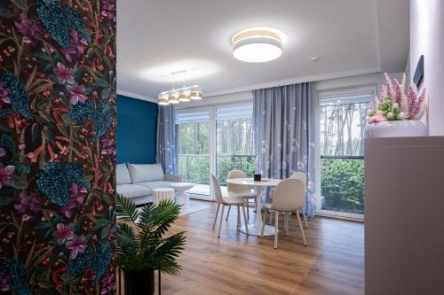 Kielce Apartment | Sosnowy "3" ,Baseny Tropikalne, Ładowarka do elektryków, Faktura, Parking