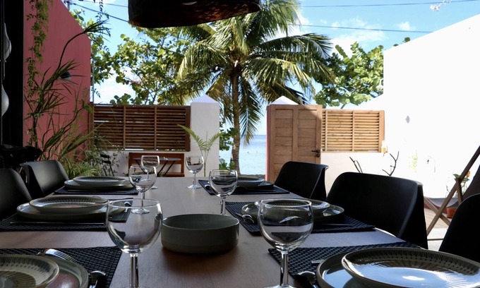 Case-Pilote House | SOUS LE SOLEY Downstairs luxury villa on the waterfront