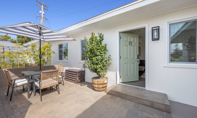 South Oceanside Hotel | South Oceanside Bungalow 11 - Luxury King Suite + Patio