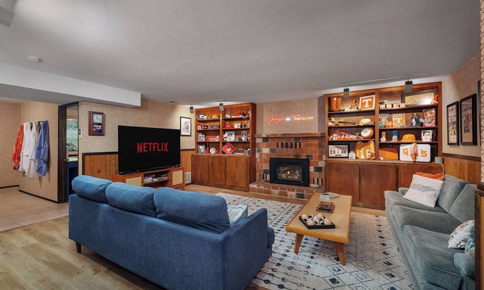 Shelton Apartment | Southern Charm in PNW w/hot tub!