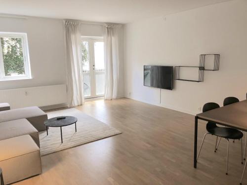 Frederiksberg C Apartment | Spacious 1-BR w a balcony in Frederiksberg - 202